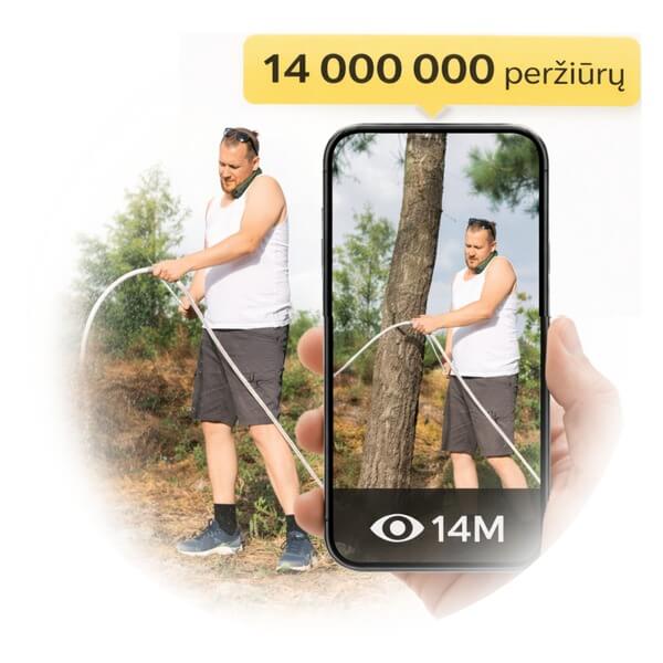 Vyras filmuojantis Reels video telefonu, 14 milijonų peržiūrų pavyzdys iš 70s.lt Fotomokyklos